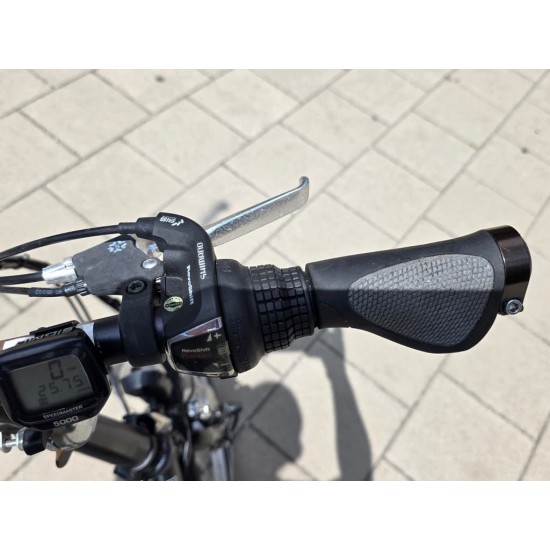 2dehands vouwfiets met acculader en goede accu